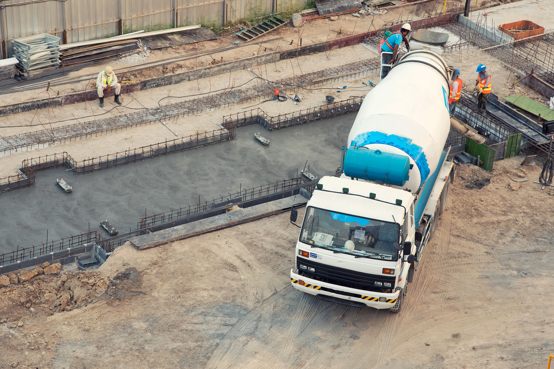Concrete Driveways in Miami: What You Need to Know Before You Pour